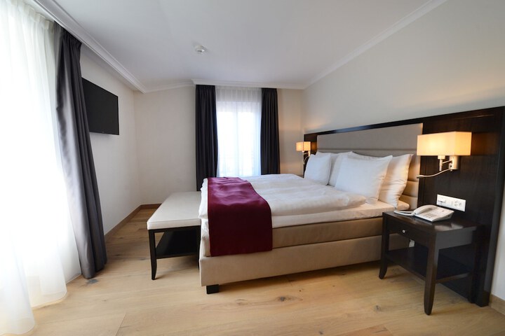 Room 5 of 47