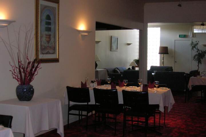 Dining 51 of 66