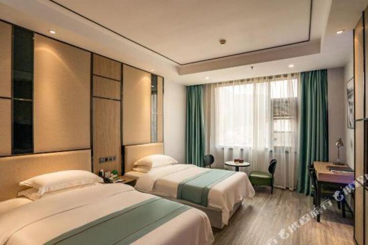 PULLYEAH Hotel