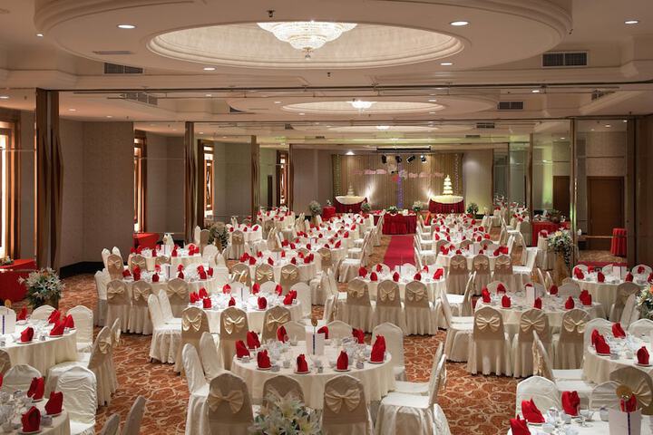 Ballroom/Hall 69 of 74