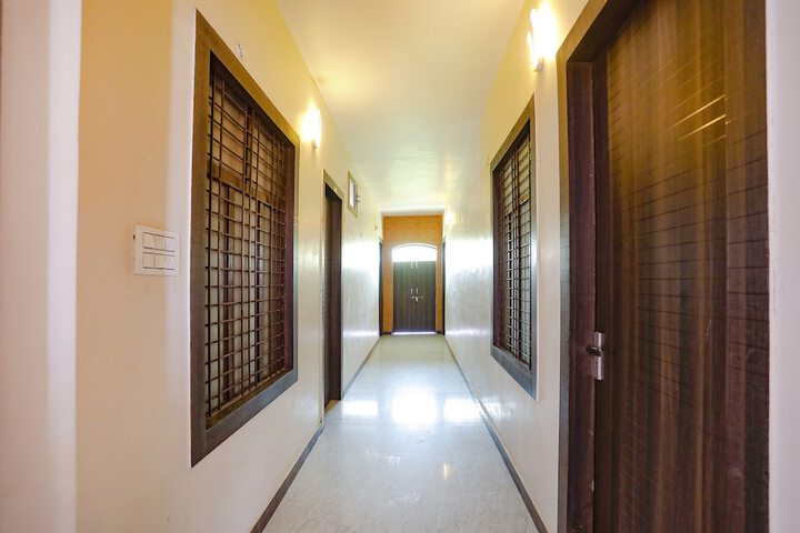 Hotel Interior 4 of 25