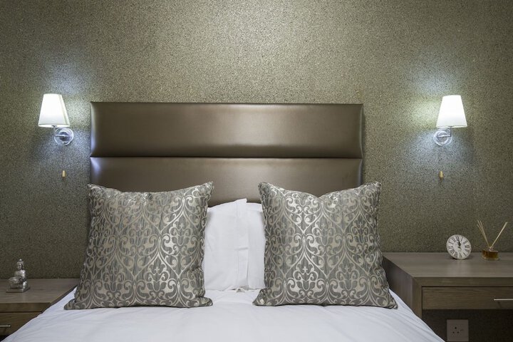 Room 2 of 12