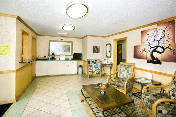 Hotel Interior 4 of 30