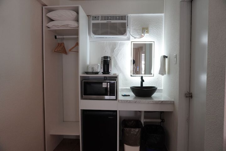 Room 3 of 30