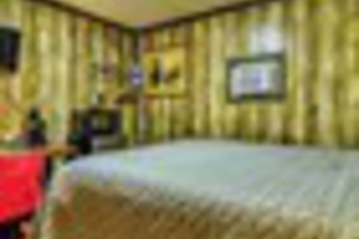 Room 104 of 204