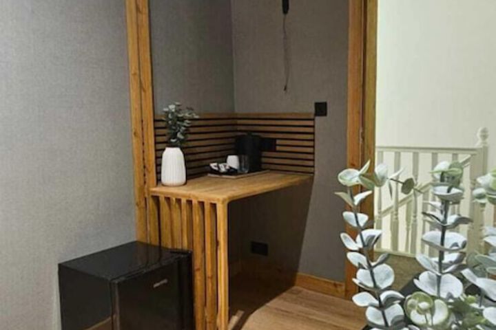 Room 16 of 33