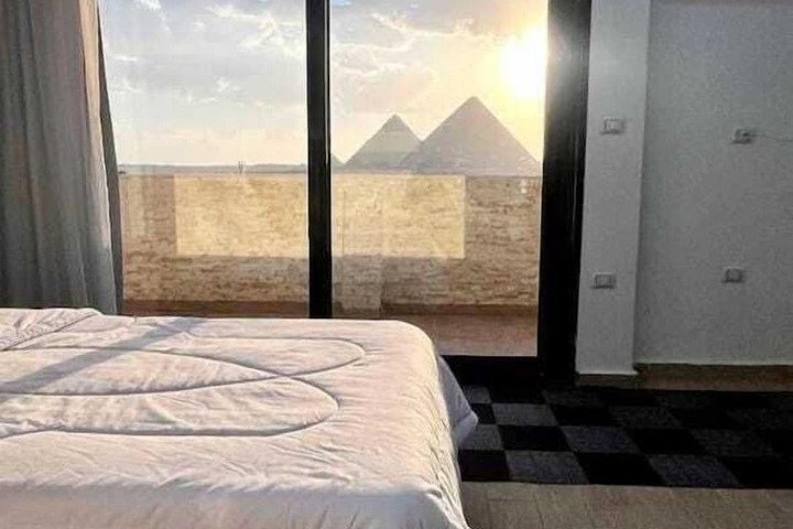 Room 2 of 21