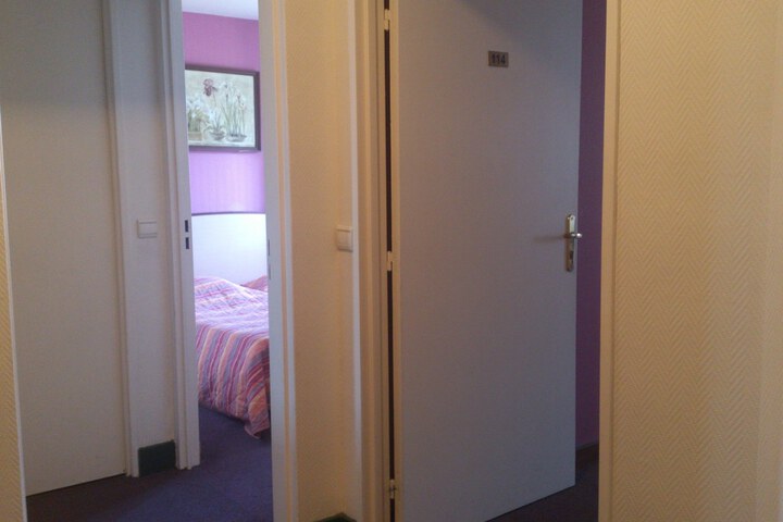 Room 6 of 29