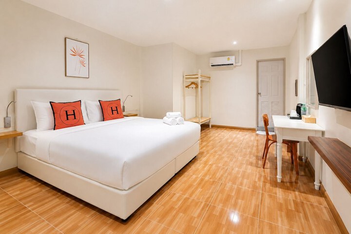 Room 38 of 65