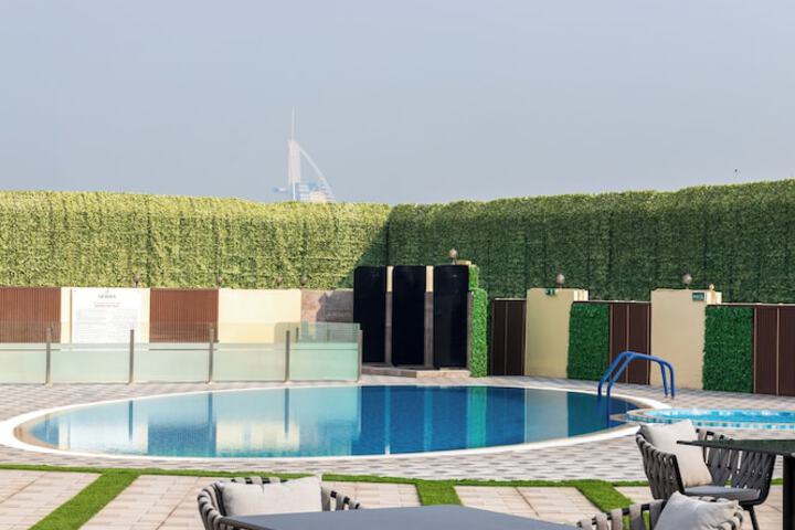 Pools & Facilities
