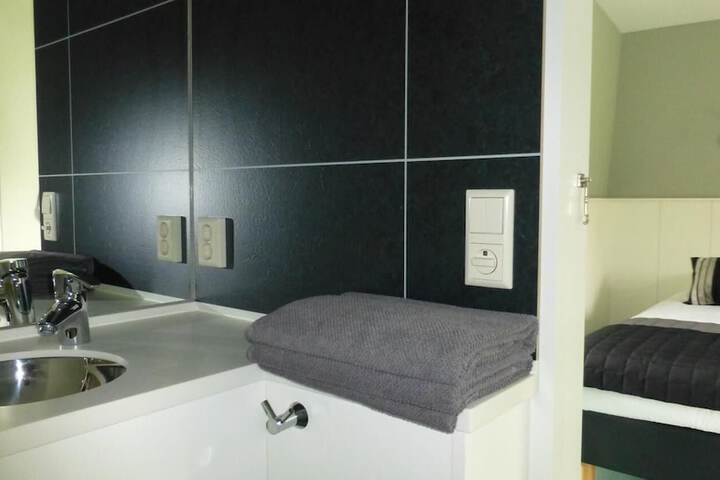 Room 8 of 30