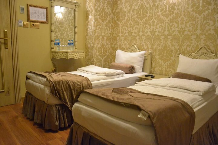 Room 44 of 119