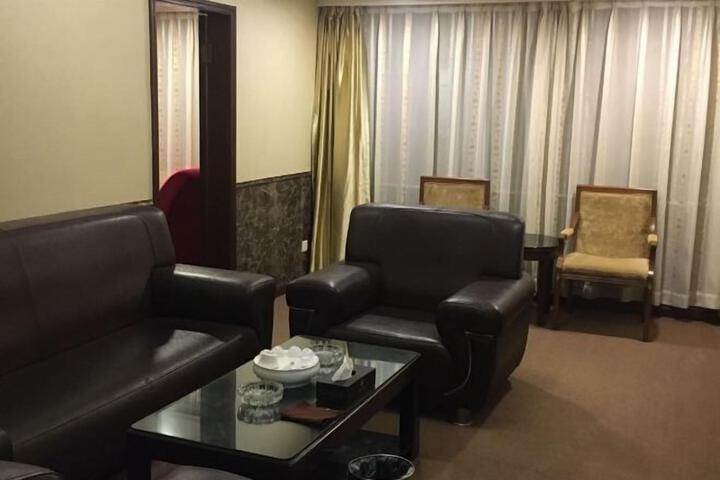 Room 5 of 28