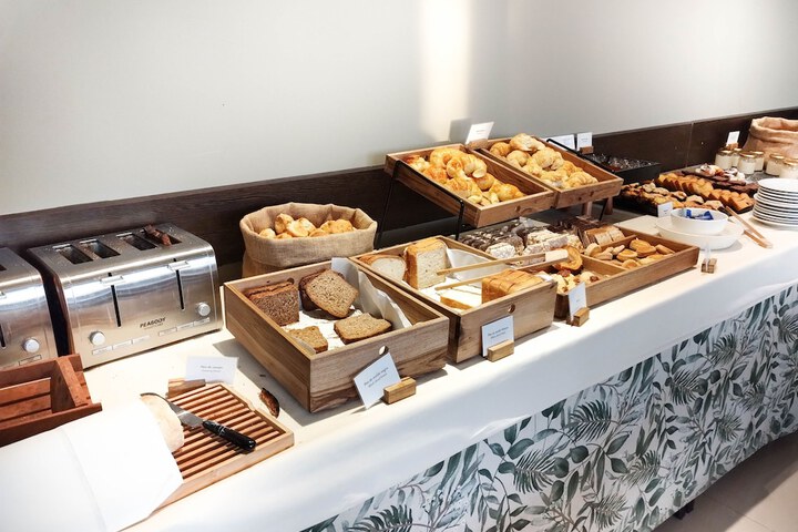 Breakfast/Coffee Service 48 of 61