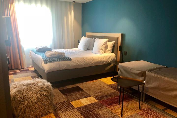 Room 9 of 65