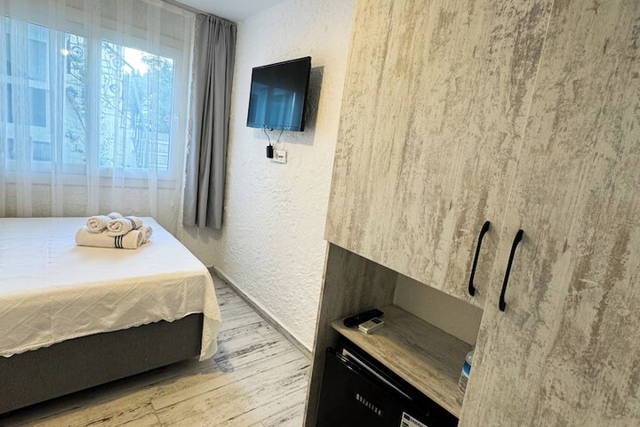 Room 42 of 45
