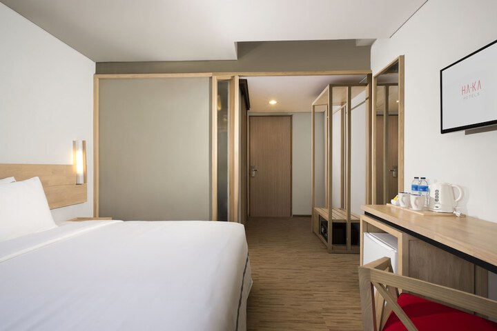 Room 4 of 41