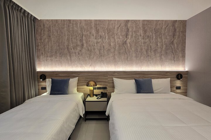 Room 5 of 22