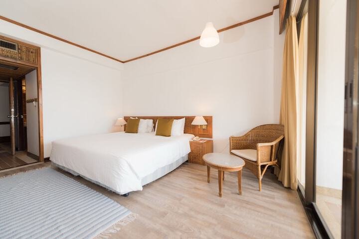 Room 32 of 149
