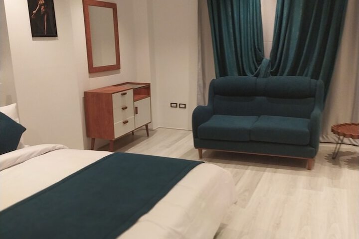 Room 8 of 135