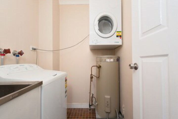 Room 10 of 11