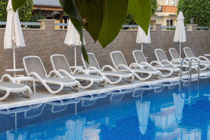Pool Hotel