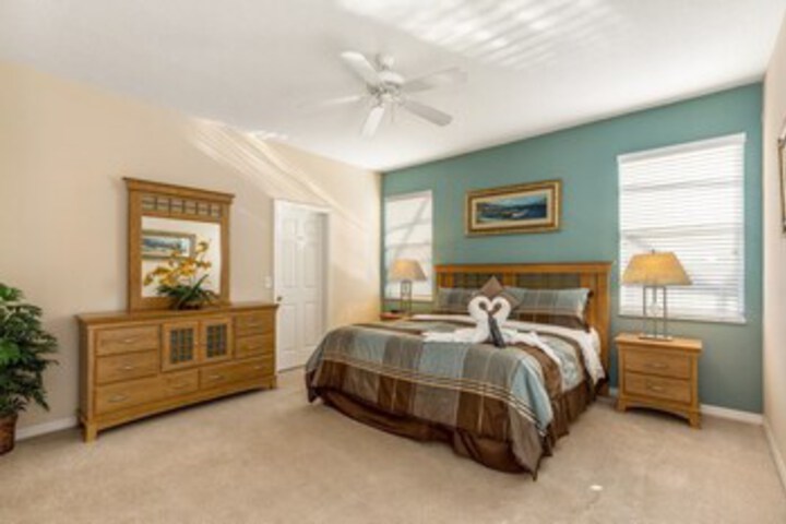 Room 12 of 19