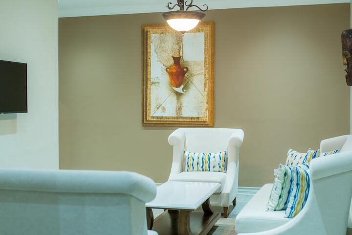 Lounge 139 of 154