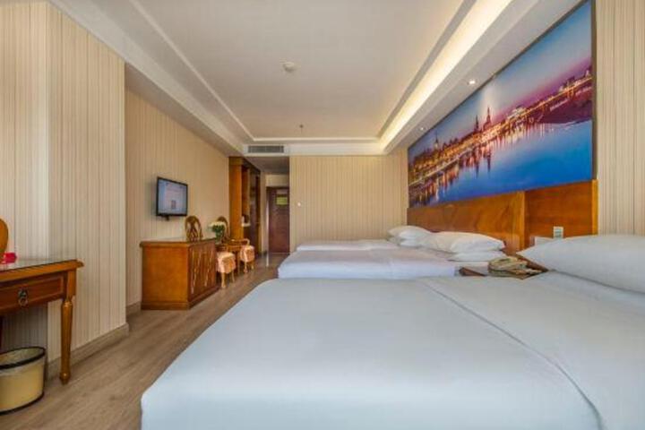 Room 14 of 45