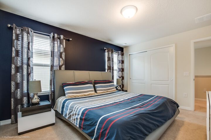 Room 7 of 80