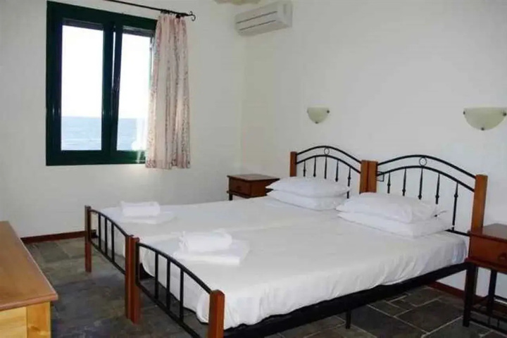 Room 3 of 5