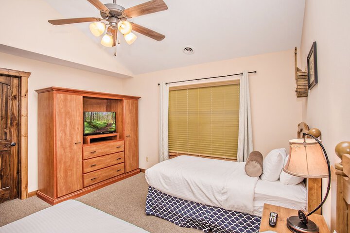 Room 6 of 45