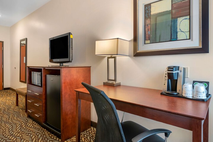 Room 9 of 28