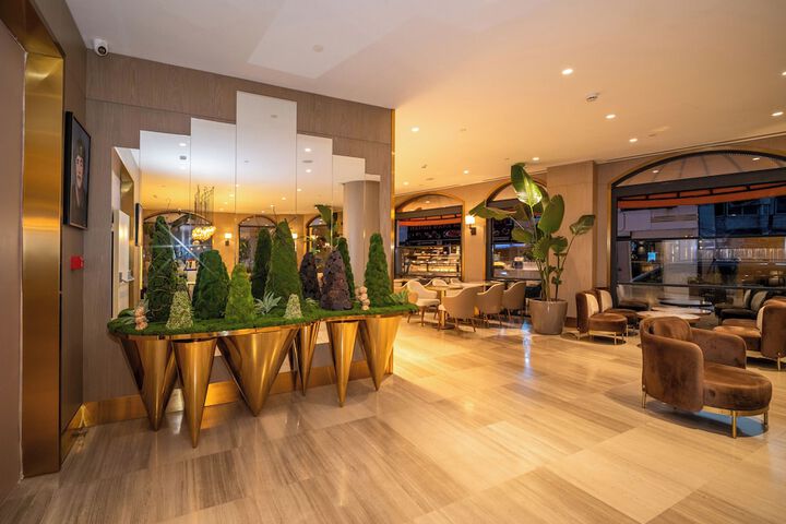 Hotel Interior 6 of 170