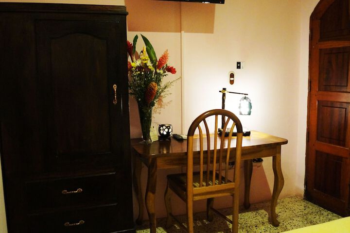 Room 28 of 84