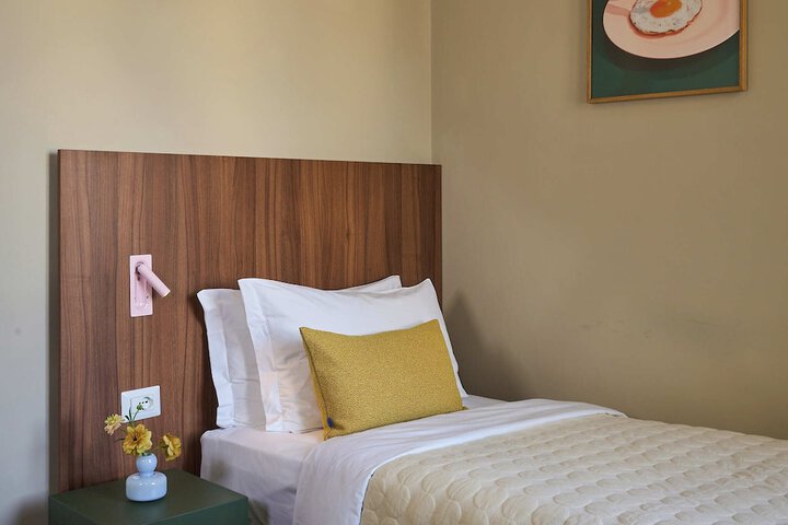 Room 3 of 47