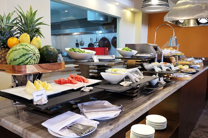 Dining 56 of 76