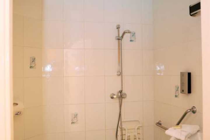 Room 15 of 37