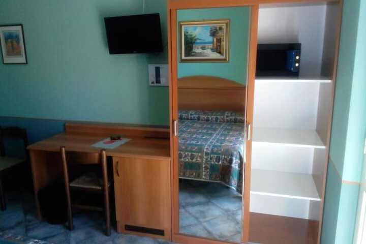 Room 8 of 45