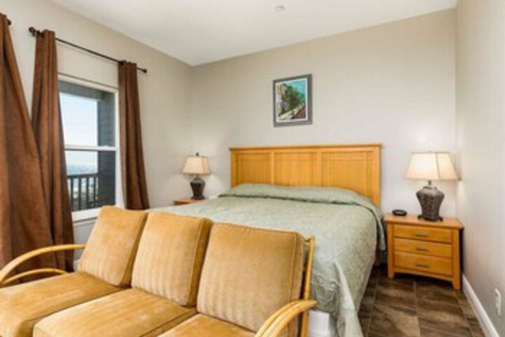 Room 25 of 27