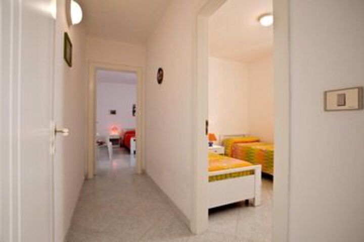Room 9 of 22