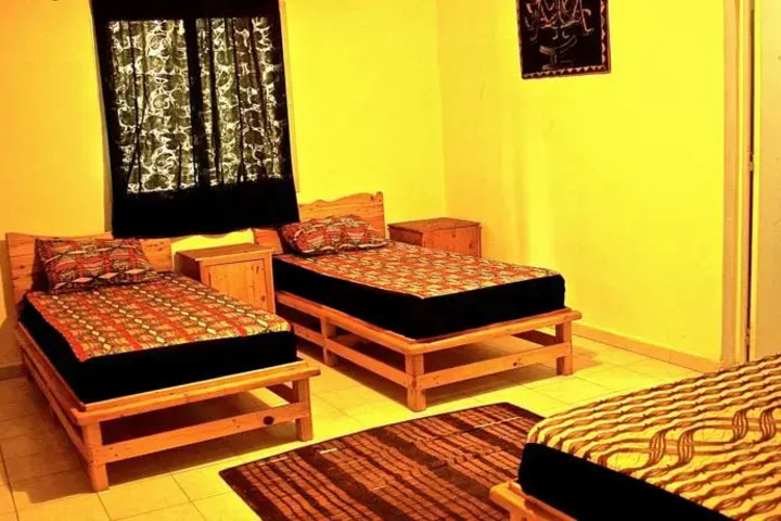 Room 5 of 12
