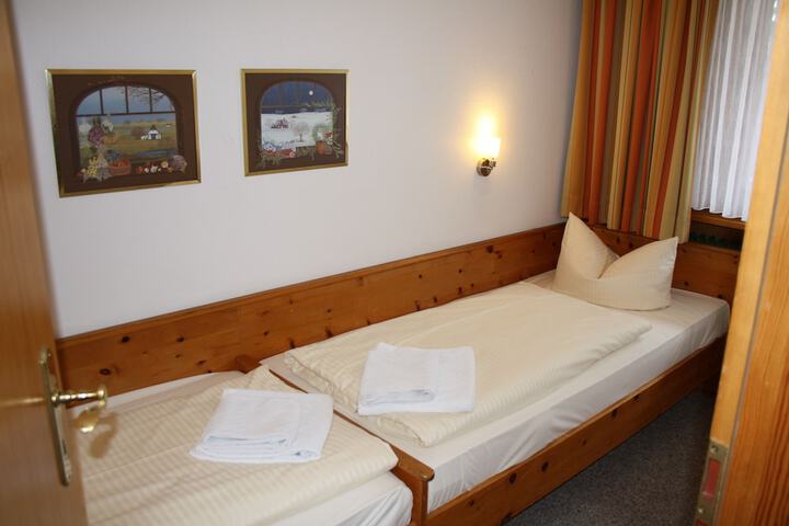 Room 4 of 46