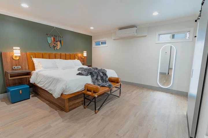 Room 3 of 15