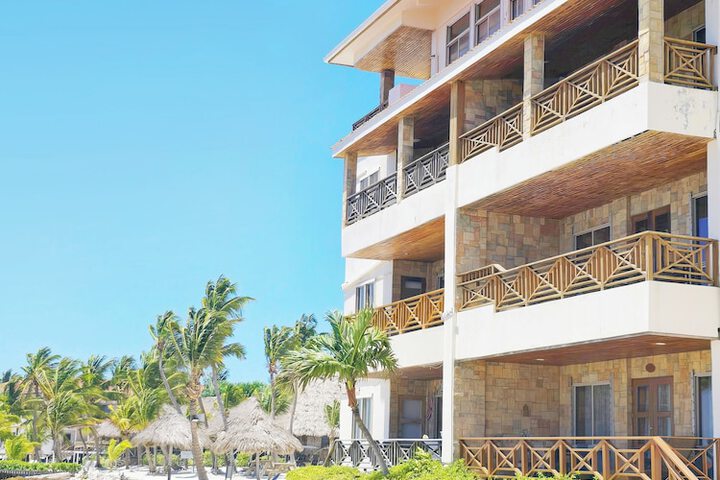 Beach 887 of 927