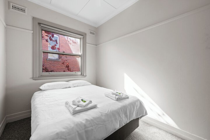 Room 10 of 17