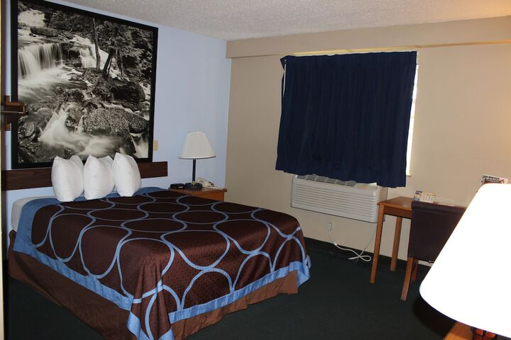 Room 15 of 32