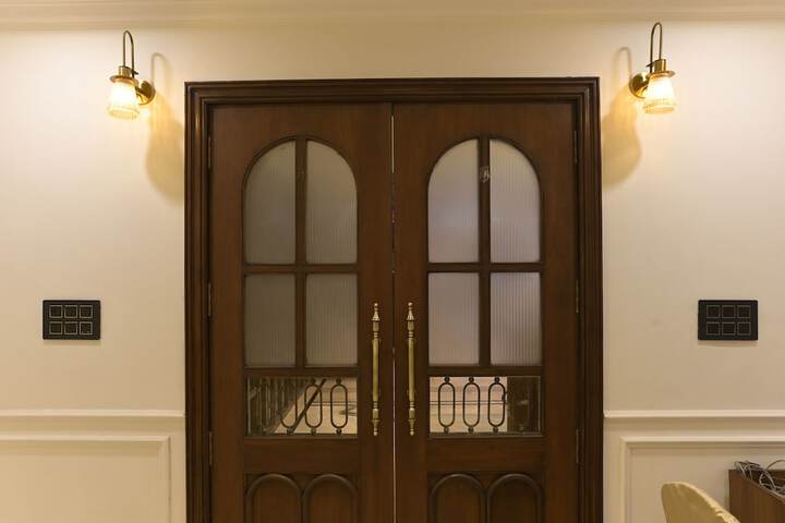 Ballroom/Hall 60 of 72
