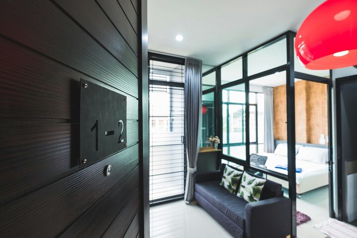 Room 10 of 23