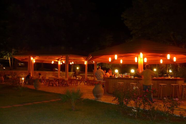 Dining 60 of 73